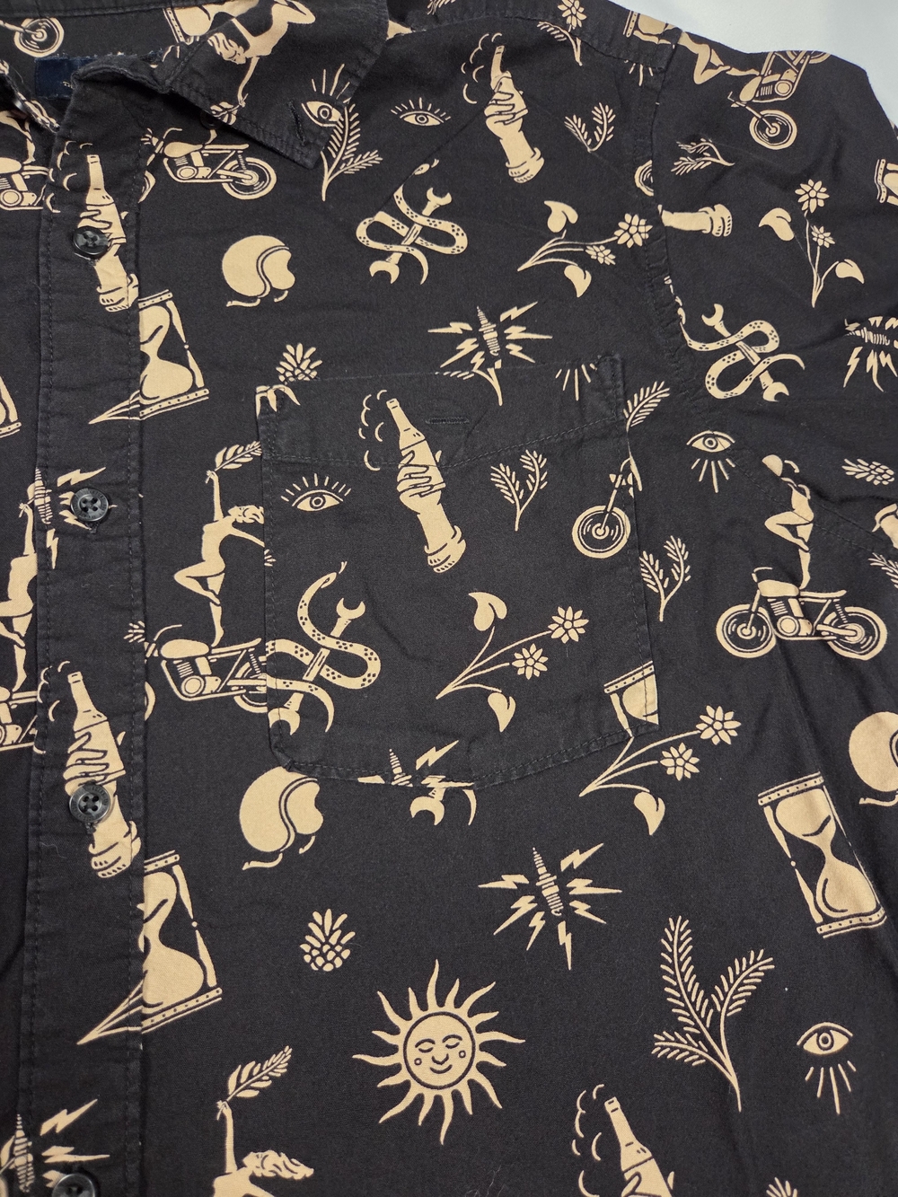 Roark Black Short-Sleeve Button-Down with Beige Icon Print - Picture 4 of 9